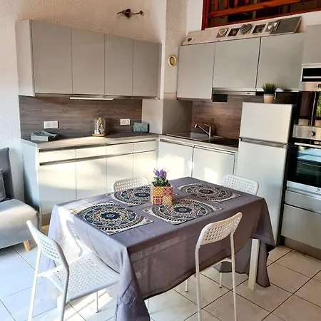 Studio Mezzanine Climatise Avec Parking Prive, Centre-ville Maxime - Fr-1-226-541 * Sainte-Maxime
