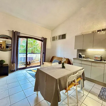 Apartment Studio Mezzanine Climatise Avec Parking Prive, Centre-ville Maxime - Fr-1-226-541