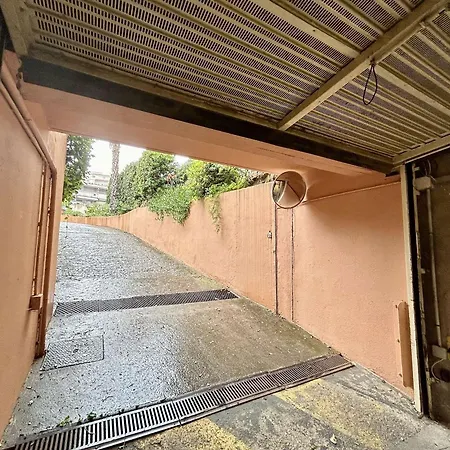 Studio Mezzanine Climatise Avec Parking Prive, Centre-ville Maxime - Fr-1-226-541 *