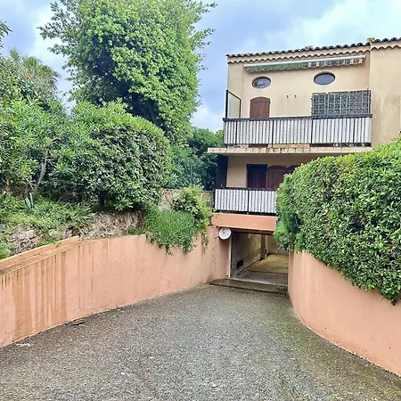 Studio Mezzanine Climatise Avec Parking Prive, Centre-ville Maxime - Fr-1-226-541 Sainte-Maxime